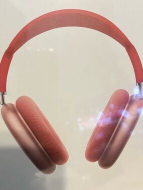 Over-Ear Headphones with Noise Cancellation